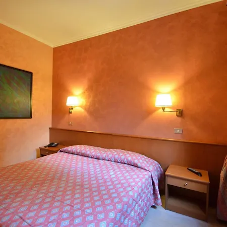 酒店 Eurohotel 尼奇里诺